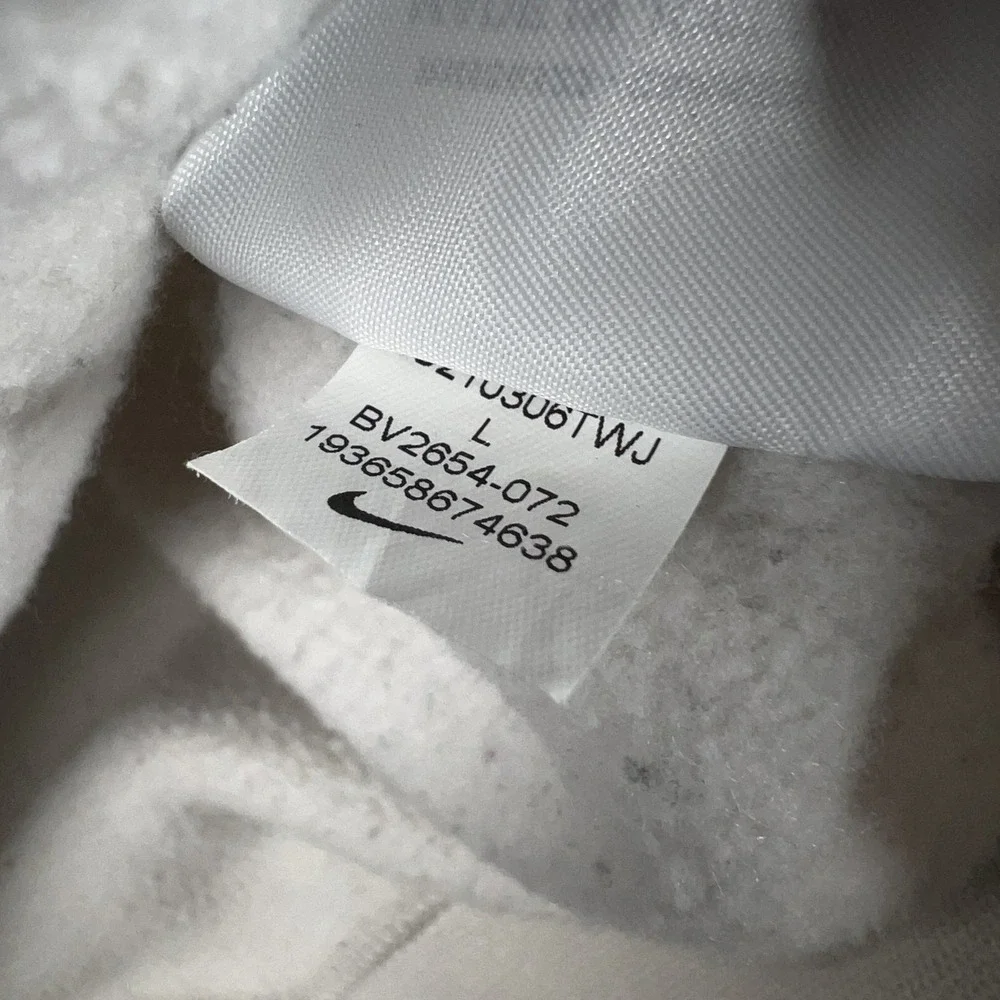 Nike Hoodie Mens L Cream Pullover Sweatshirt Embroidered Swoosh Fleece Athletic